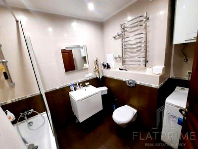 квартира за адресою Анни Ахматової вул., 30