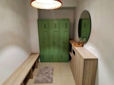 комерційна за адресою Миру вул., 7