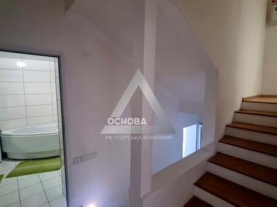 квартира за адресою Шкільна вул. (Героїв Сталінграда), 1-А