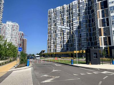 паркомісце за адресою Євгена Маланюка вул. (Степана Сагайдака), 101