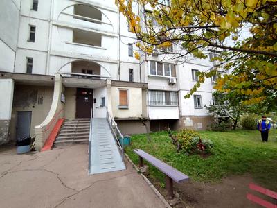 квартира за адресою Лариси Руденко вул., 3-А