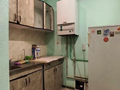 комерційна за адресою Макарова вул. (Більшовицька), 10
