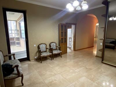 квартира за адресою Кропивницького вул., 10
