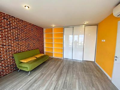 квартира за адресою Вадима Гетьмана, 1Б
