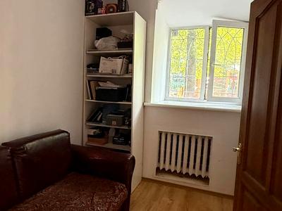 комерційна за адресою Дарвина, 8