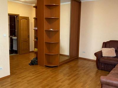 квартира за адресою Осіння вул., 33
