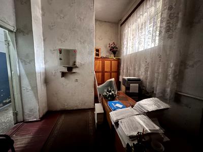 комерційна за адресою В'ячеслава Чорновола вул. (Войкова), 40а