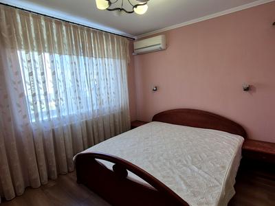 квартира за адресою Юності, 3