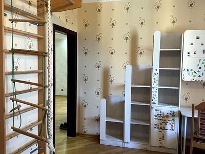 квартира за адресою Раїси Окіпної вул., 4