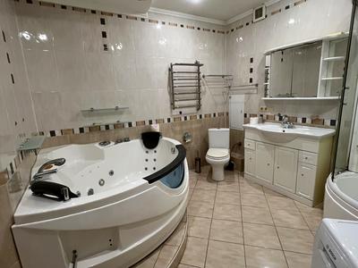 квартира за адресою Раїси Окіпної вул., 4