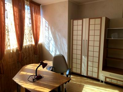 квартира за адресою Дніпровська набережна вул., 23