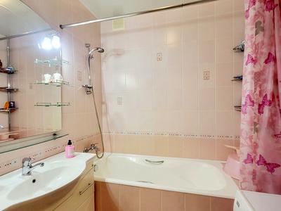 квартира за адресою Василя Симоненка вул., 2