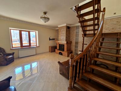 будинок за адресою Юрія Кондратюка, 2