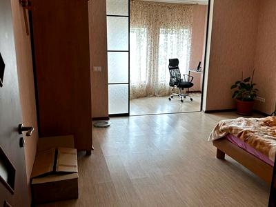 квартира за адресою Тополина вул., 18/2