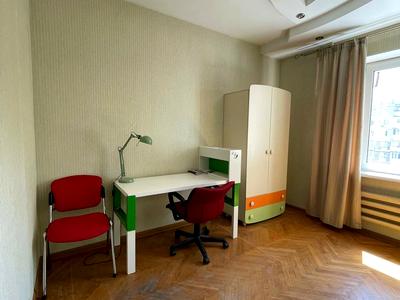 квартира за адресою Анни Ахматової вул., 4