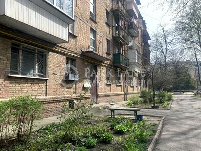 квартира за адресою Салютна вул., 11