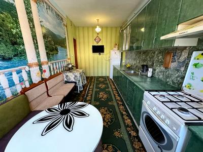 будинок за адресою Небесної Сотні просп. (Маршала Жукова)