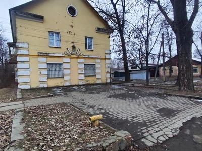 комерційна за адресою Макарова вул. (Більшовицька), 10