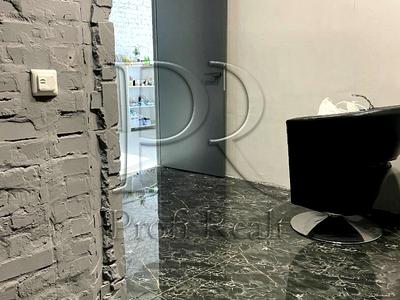комерційна за адресою Соборна вул., 20