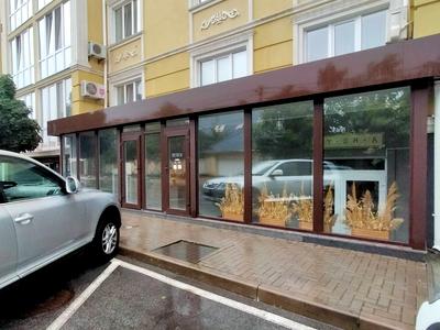 комерційна за адресою Миру вул., 7