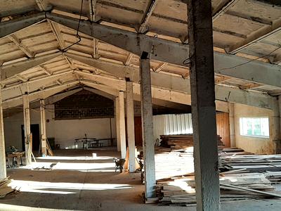 комерційна за адресою Українська, 100