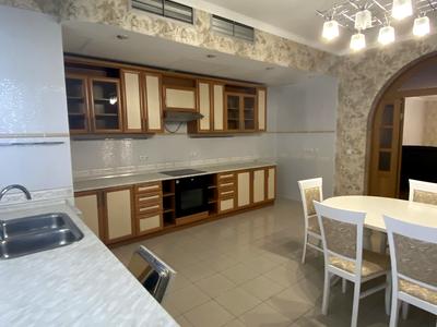 квартира за адресою Кропивницького вул., 10