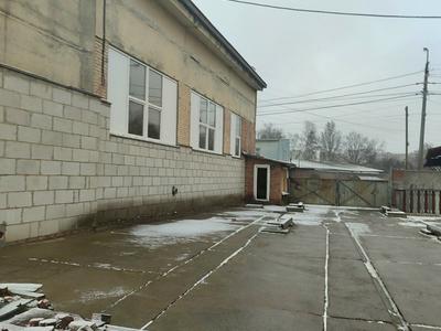 комерційна за адресою Степана Бандери вул. (Попова), 3
