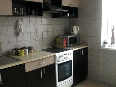 квартира за адресою Анни Ахматової вул., 21