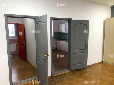 комерційна за адресою Павловська площа, 1/3