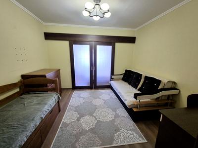 квартира за адресою Юності, 3