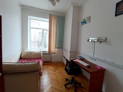 квартира за адресою Хрещатик вул. (Kreschatic), 21