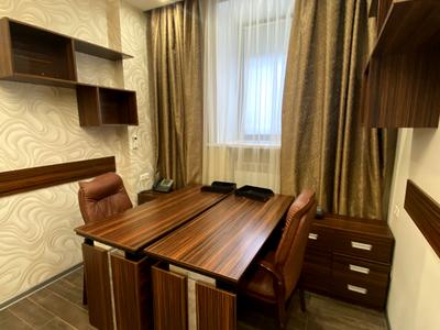 комерційна за адресою Саксаганського вул., 68/21