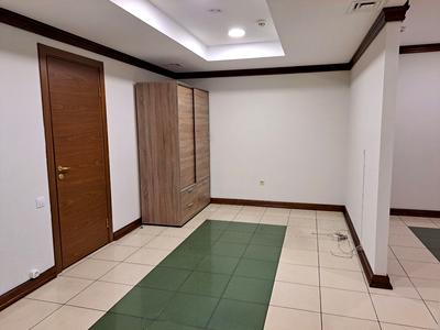 комерційна за адресою Лейпцизька вул., 3а