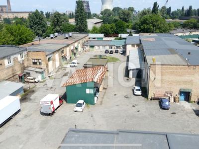 комерційна за адресою Азербайджанська вул. (Бакинських Комісарів), 25
