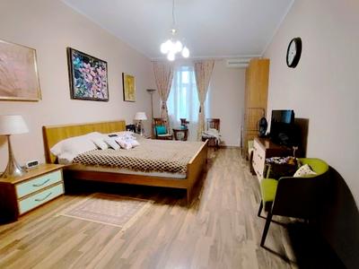 квартира за адресою Інститутська вул., 18