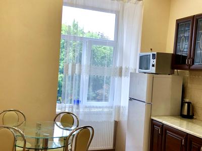 квартира за адресою Вʼячеслава Чорновола просп. (), 9
