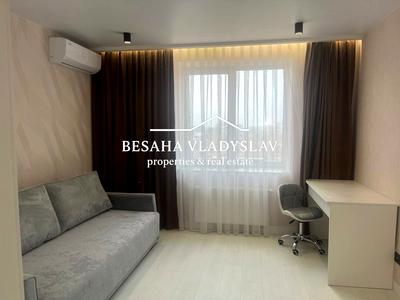 квартира за адресою Євгена Чикаленка вул. (Аржанова), 3