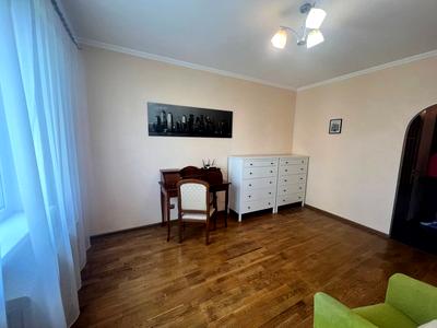 квартира по адресу Драгоманова ул., 14-А