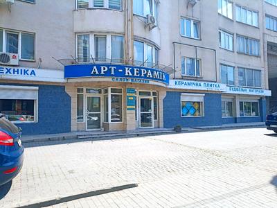 комерційна за адресою Свободи вул., 19