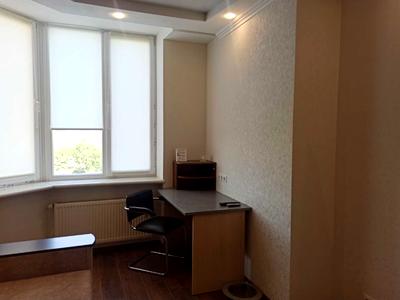 квартира за адресою Абрикосова вул., 5