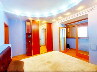 квартира за адресою Рональда Рейгана вул., 34