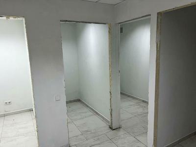 комерційна за адресою Банківська вул., 5