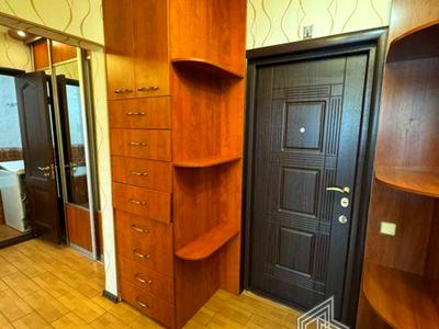 квартира за адресою Автозаводська вул., 81