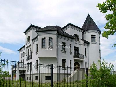 будинок за адресою с. Вишеньки, Садова вул.