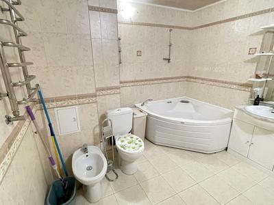 квартира по адресу Драгоманова ул., 12