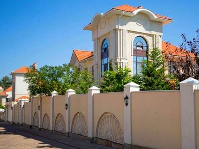 будинок за адресою Дмитріївська вул. (Дмитрія Донського), 1