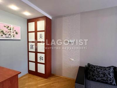 квартира за адресою Анни Ахматової вул., 35-А