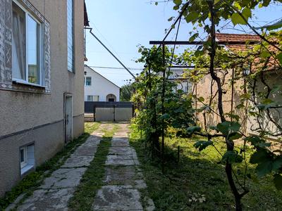 будинок за адресою Центральна