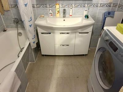квартира по адресу Строителей ул., 11