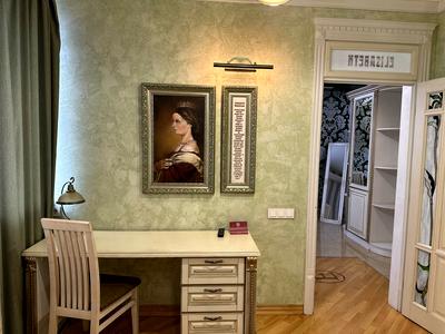 комерційна за адресою Чорновола вул., 82